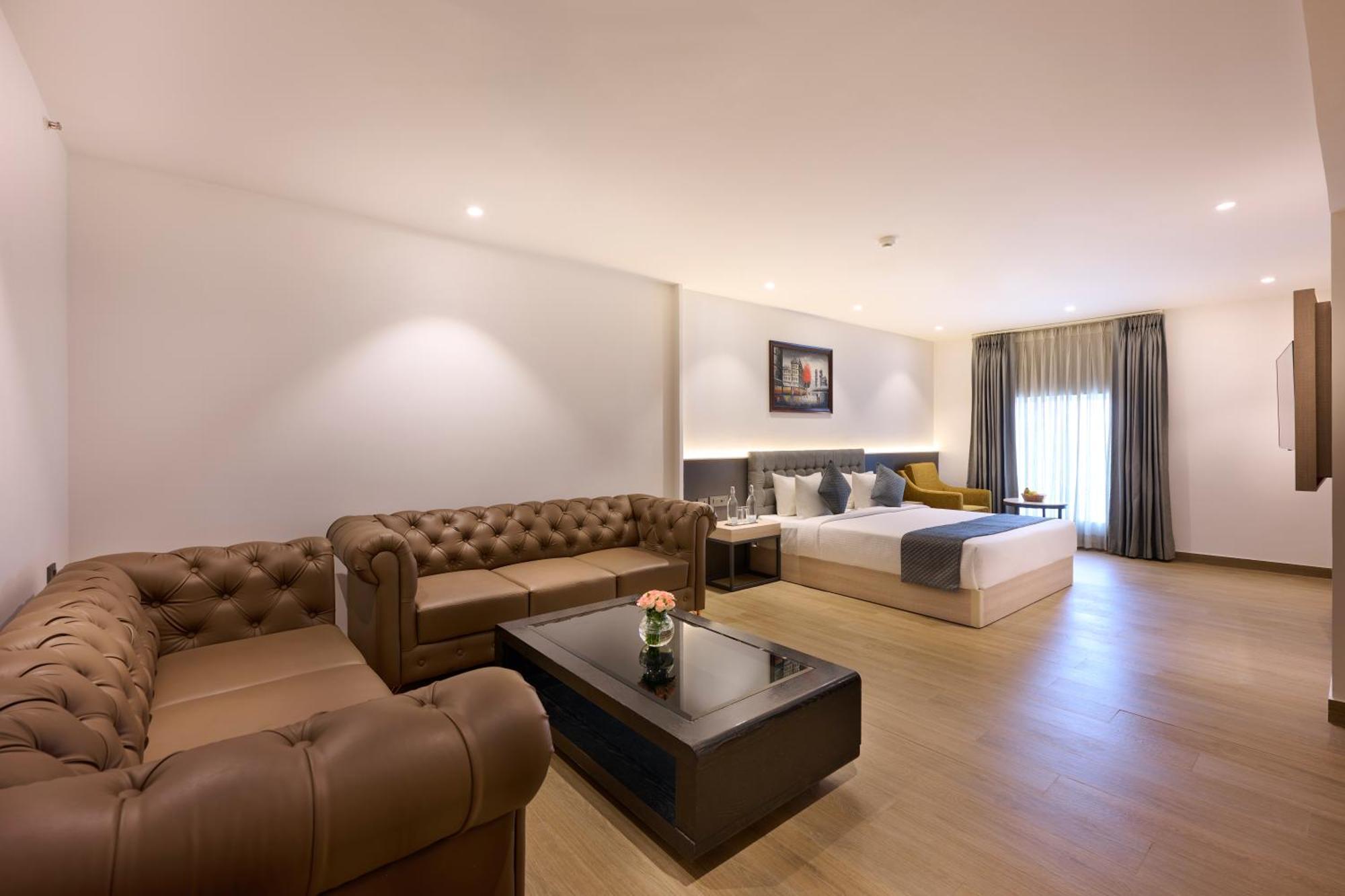 Delite Sarovar Portico Faridabad Bagian luar foto