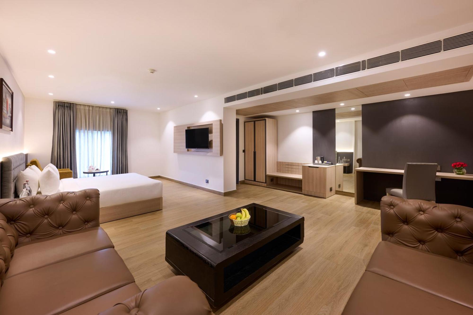 Delite Sarovar Portico Faridabad Bagian luar foto