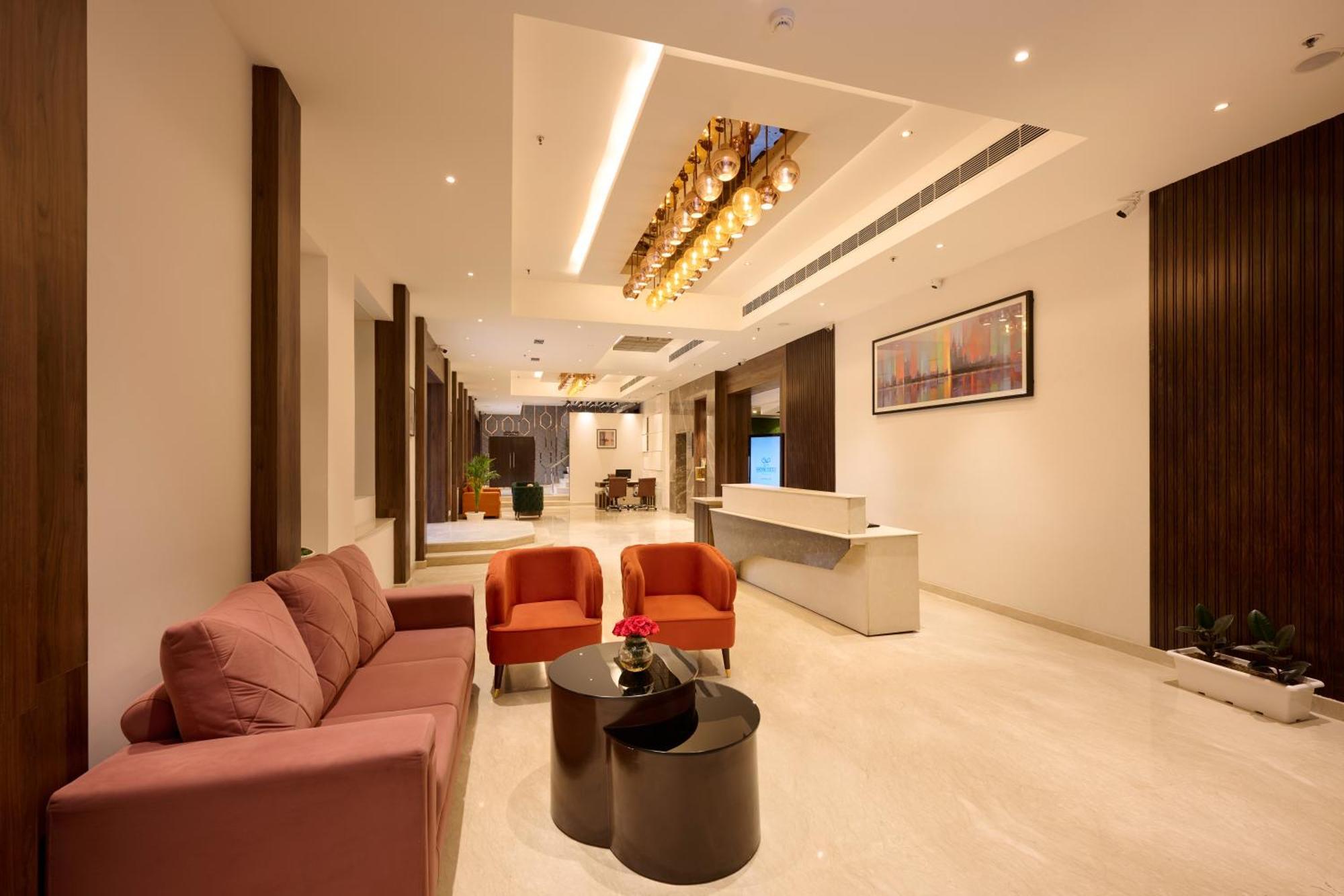 Delite Sarovar Portico Faridabad Bagian luar foto